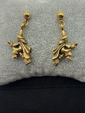 Vintage Avon Witch Earrings Halloween Broom Dangle Gold Tone